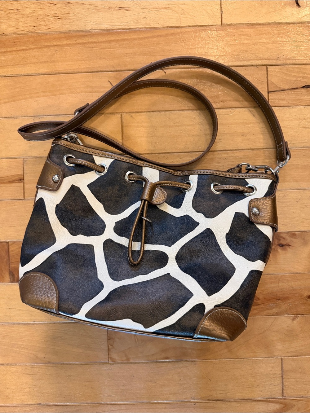 Bueno Giraffe-Print Shoulder Bag in White and Brown